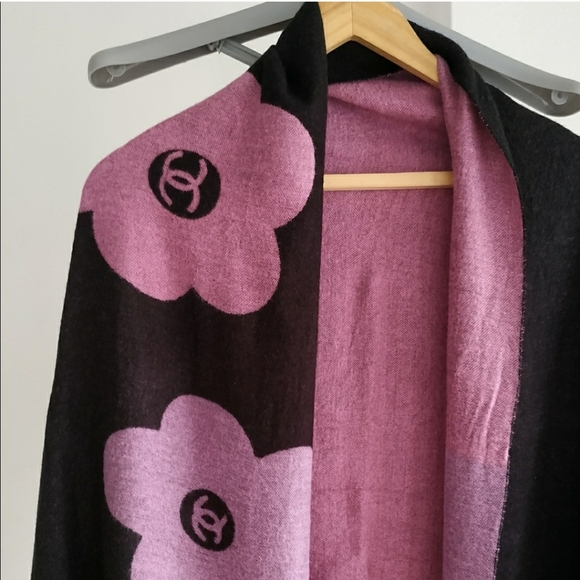 CHANEL Cashmere Shawl / Scarves - Picture 5 of 8